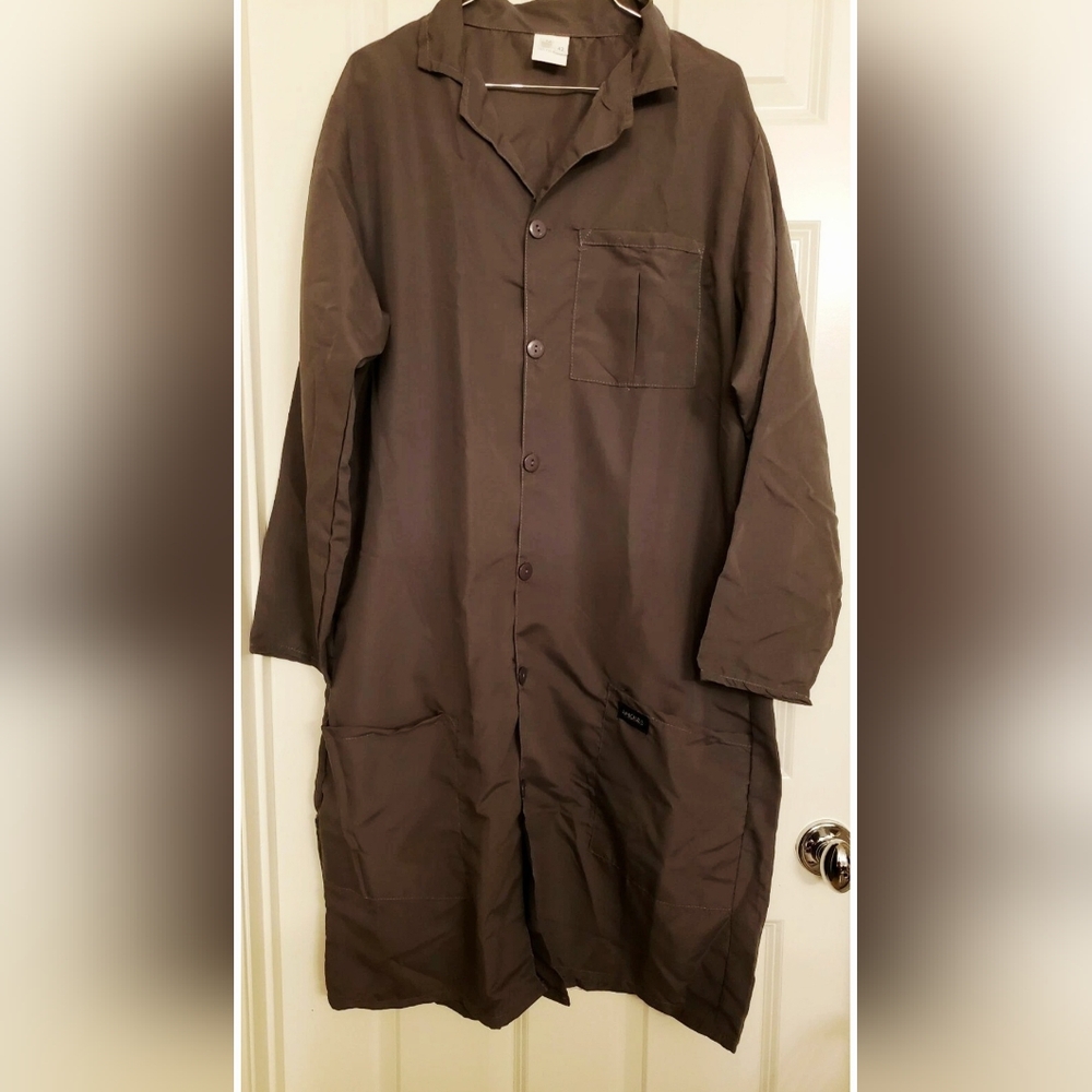🎄Lab Gown- medium 36